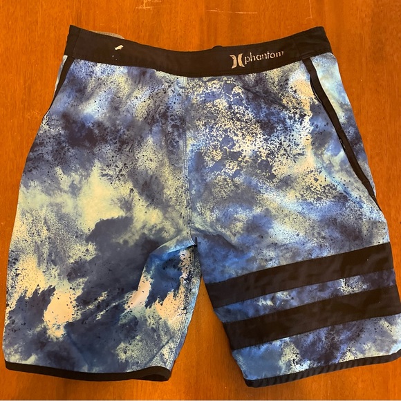 Men’s Hurley Board Shorts Size 28 - Picture 2 of 6